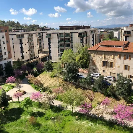 Wellstay Train Station Apartamento *