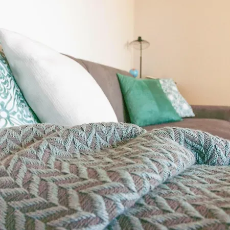 Wellstay Train Station *